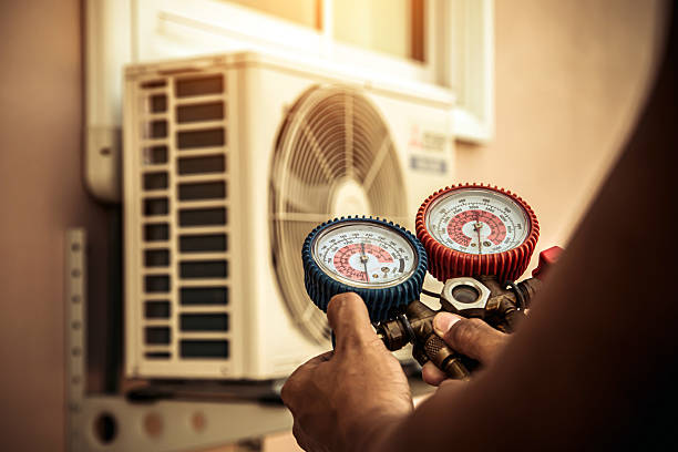 Professional Hvac technician working in Pulaski, VA